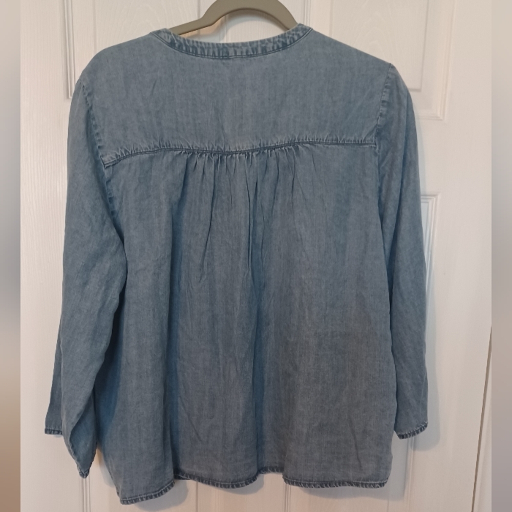 Splendid V-Neck Relaxed Fit Lightweight Denim Blouse Top - Picture 9 of 10